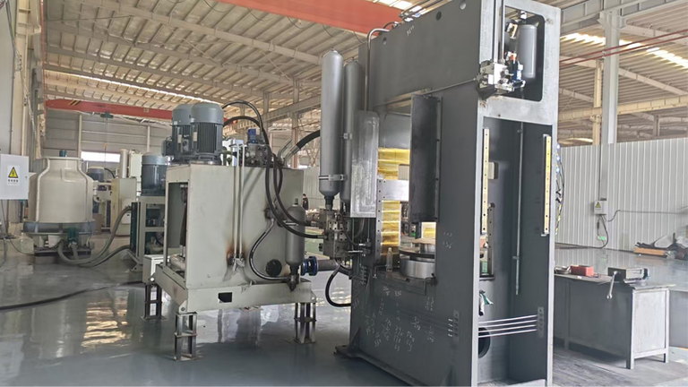 Client-supplied fine blanking press refurbishment support image