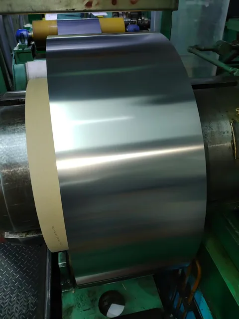 Wire rod and coil wire material